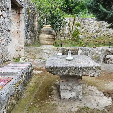 펜션 Liotrivi Olive Press *