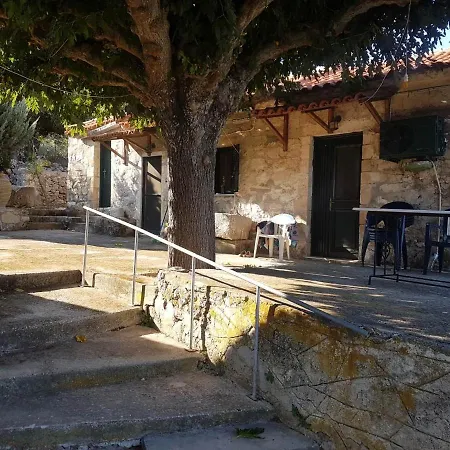 펜션 Liotrivi Olive Press Volímai